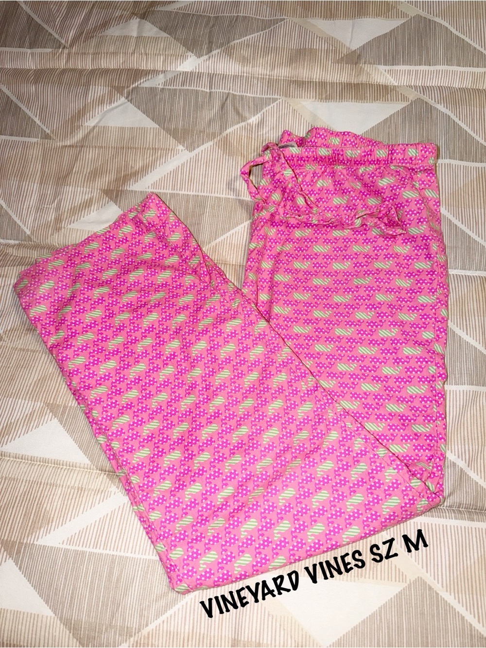 VINEYARD VINES Bright Pink Whale Patterned PJ Pants